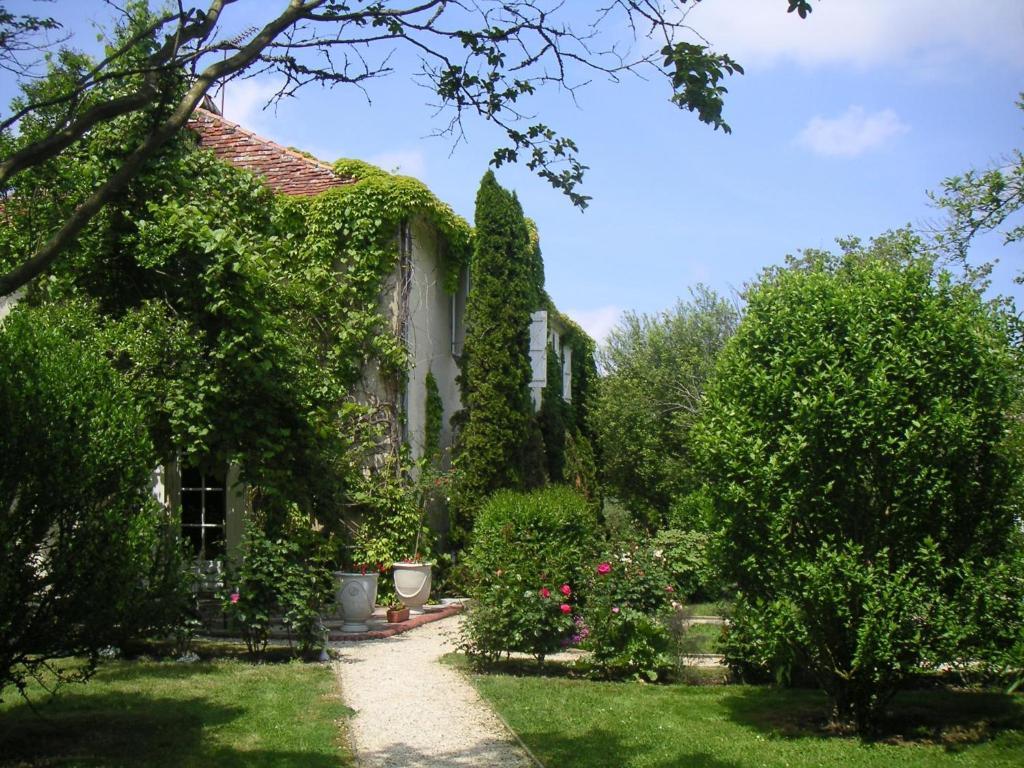 Domaine De Bassibe Bed & Breakfast Ségos Exterior foto